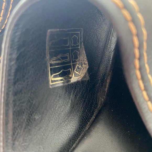 Louis Vuitton Men’s Black Leather Slides - Picture 8 of 9